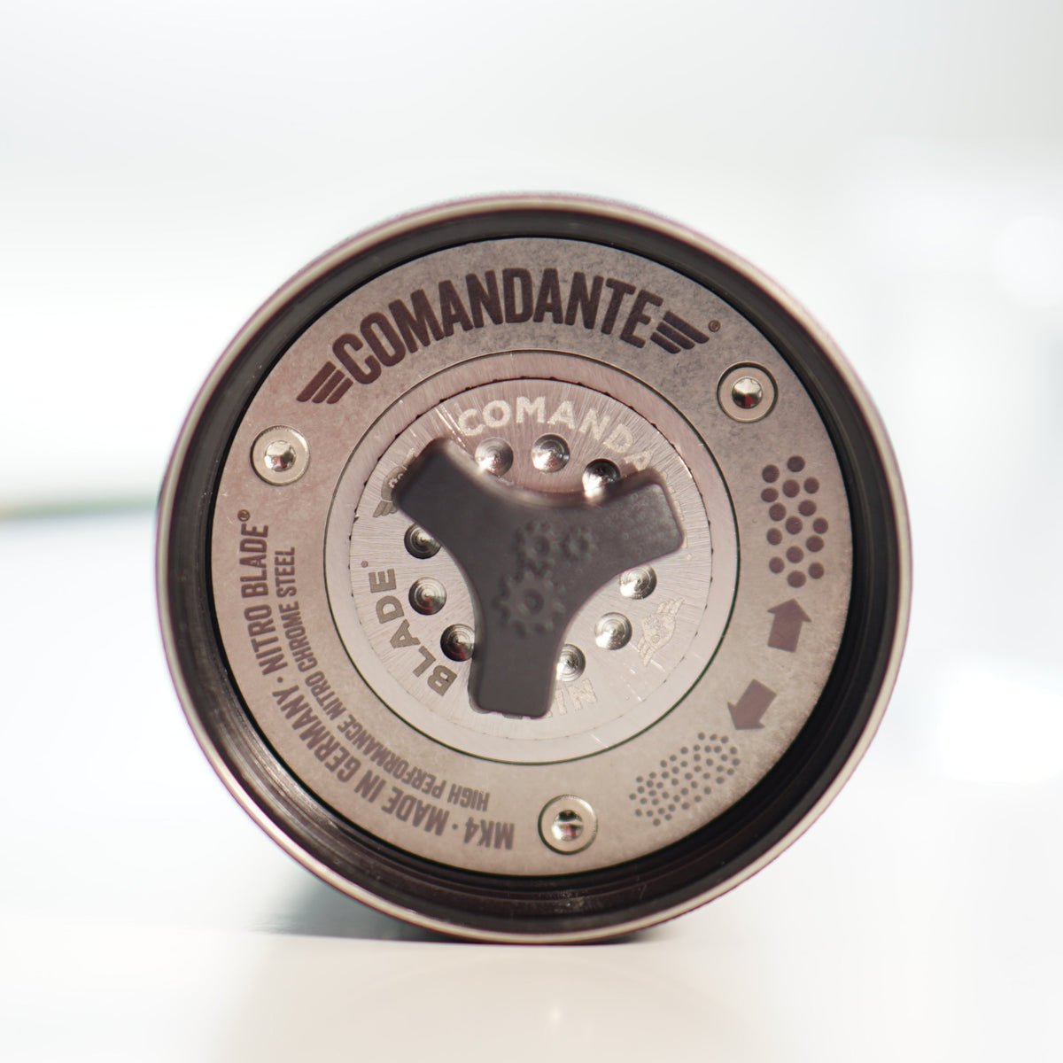 Comandante C40-MK4 LiquidAmber, manuelle Kaffeemühle,Nahaufnahme Mahlwerk