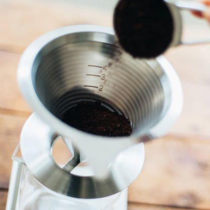 Edelstahlfilter von Hario V60 mit integriertem Filter, sodass kein Papier notwendig ist, Größe 02