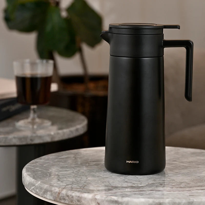Doppelwandige Isolierkanne mit Deckel, 800ml, Farbe: schwarz, Hersteller: Hario